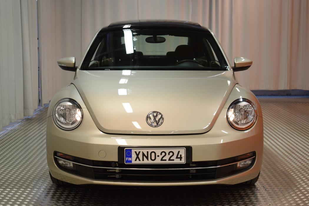 VOLKSWAGEN Beetle 2016