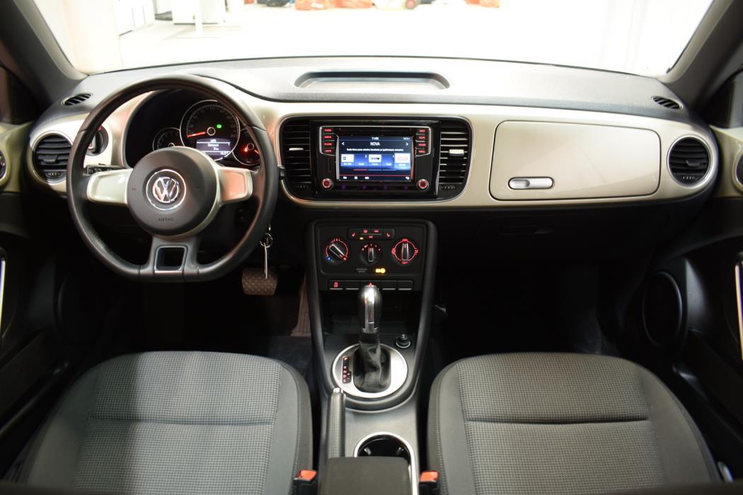 VOLKSWAGEN Beetle 2016