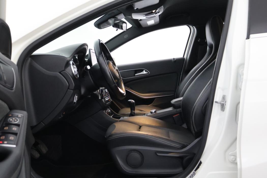 MERCEDES-BENZ A 2016