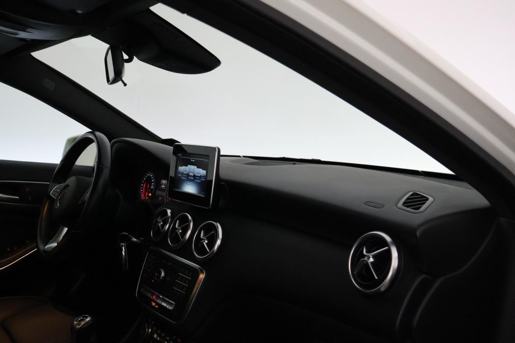 MERCEDES-BENZ A 2016