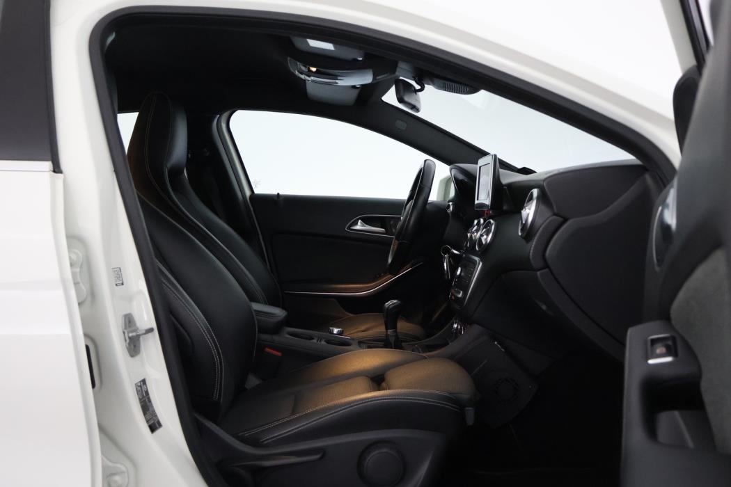 MERCEDES-BENZ A 2016