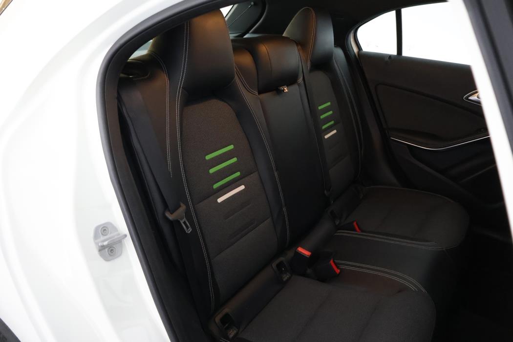 MERCEDES-BENZ A 2016