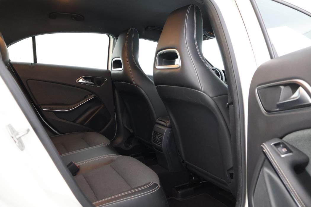 MERCEDES-BENZ A 2016