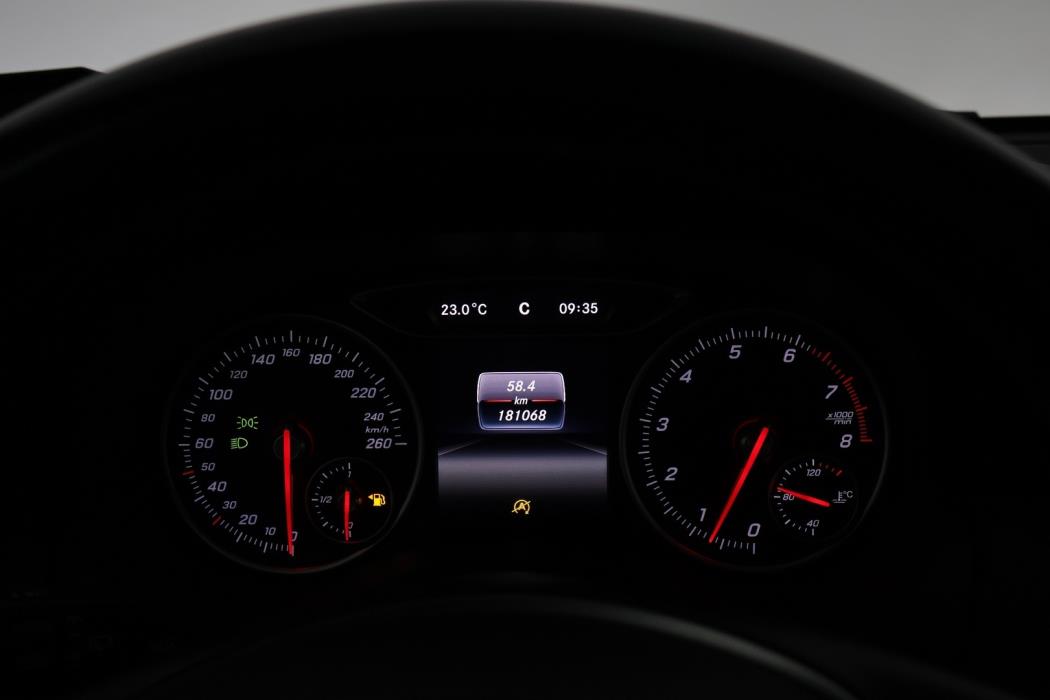 MERCEDES-BENZ A 2016