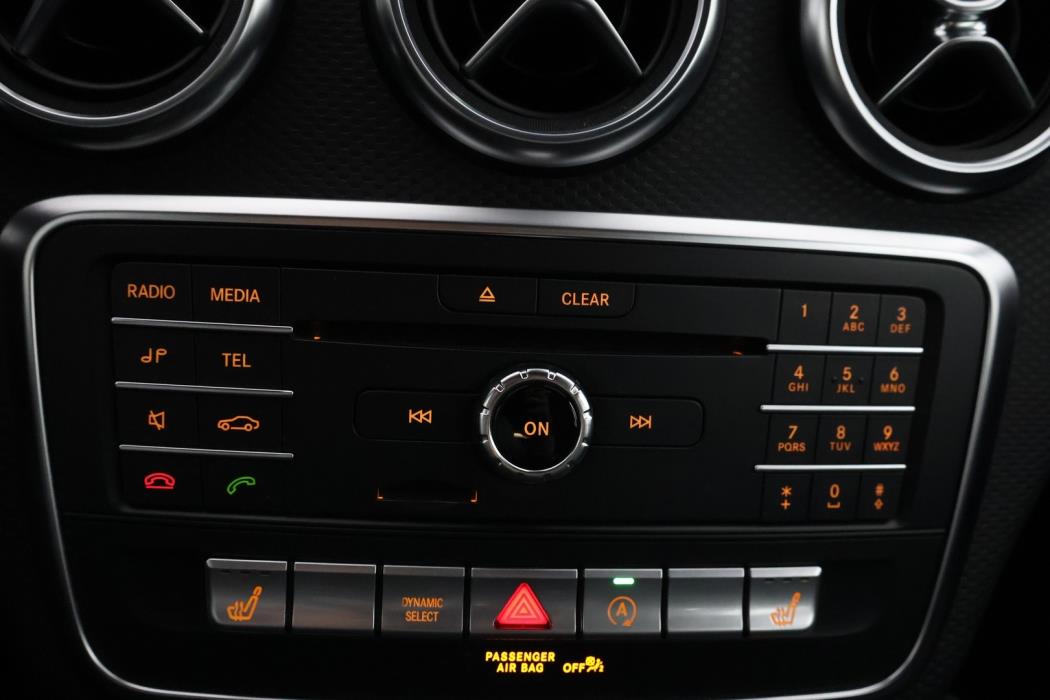 MERCEDES-BENZ A 2016