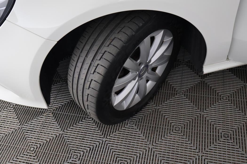 MERCEDES-BENZ A 2016