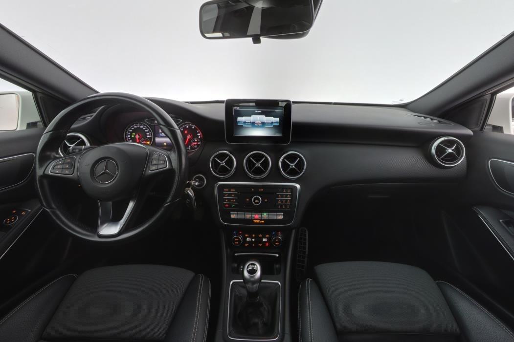 MERCEDES-BENZ A 2016