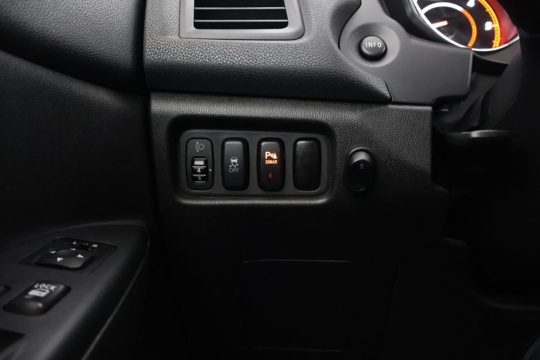 MITSUBISHI ASX 2016