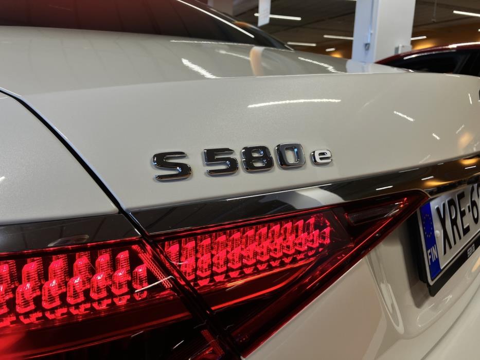 MERCEDES-BENZ S 2022