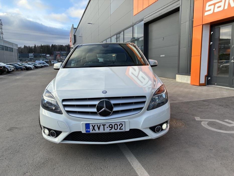 MERCEDES-BENZ B 2012