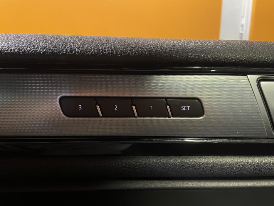 VOLKSWAGEN Touareg 2017