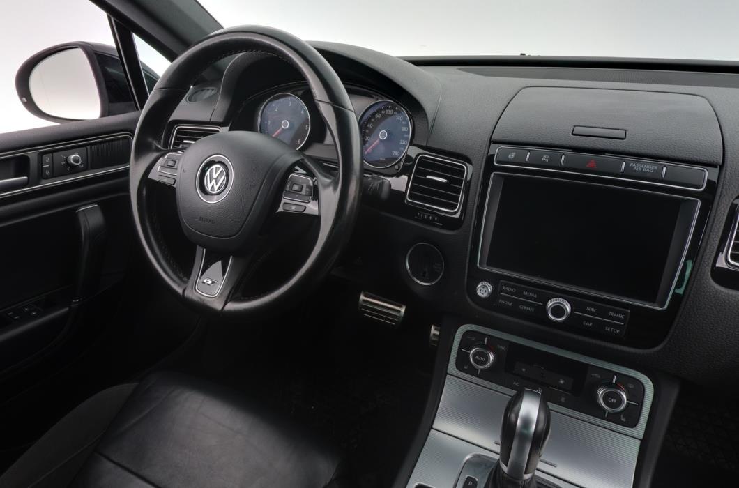 VOLKSWAGEN Touareg 2017