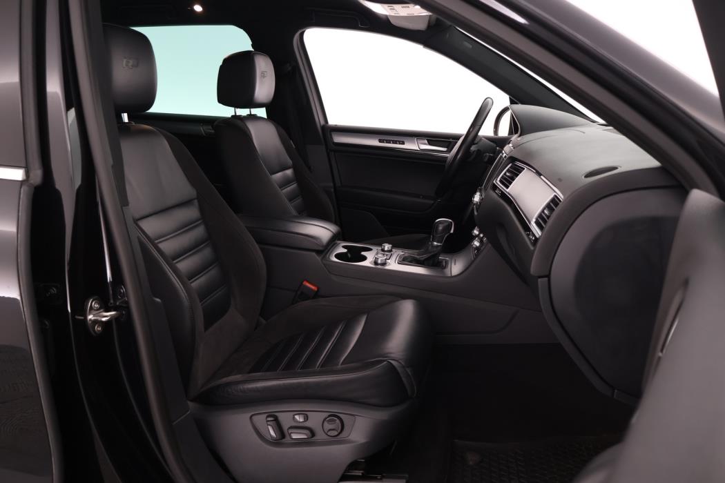 VOLKSWAGEN Touareg 2017