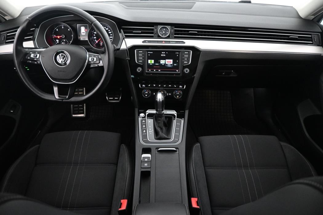 VOLKSWAGEN Passat 2016