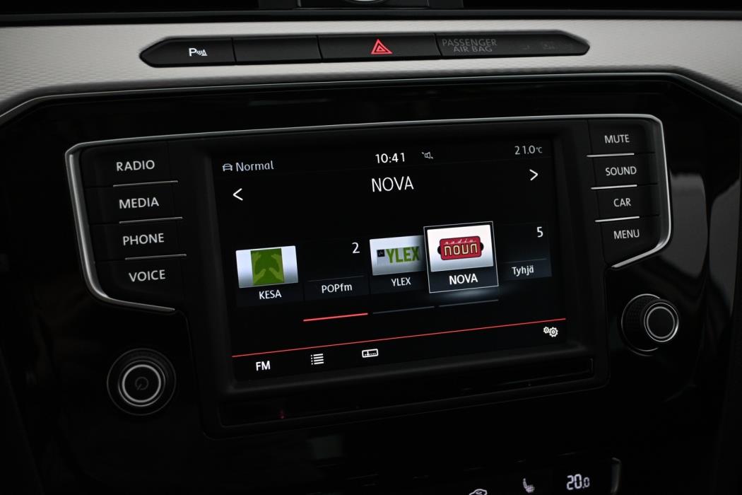 VOLKSWAGEN Passat 2016