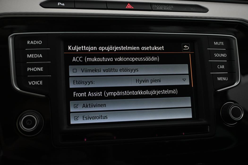 VOLKSWAGEN Passat 2016