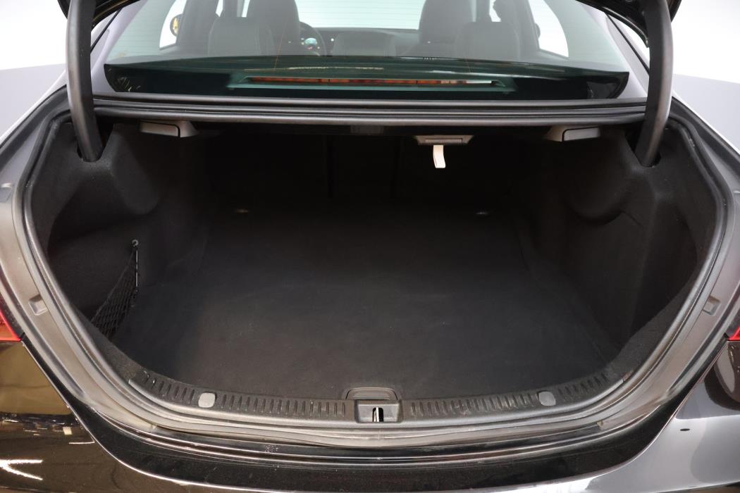 MERCEDES-BENZ E 2022