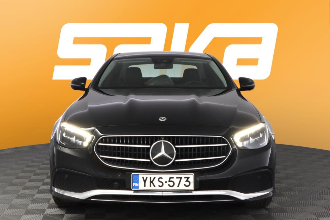 MERCEDES-BENZ E 2022