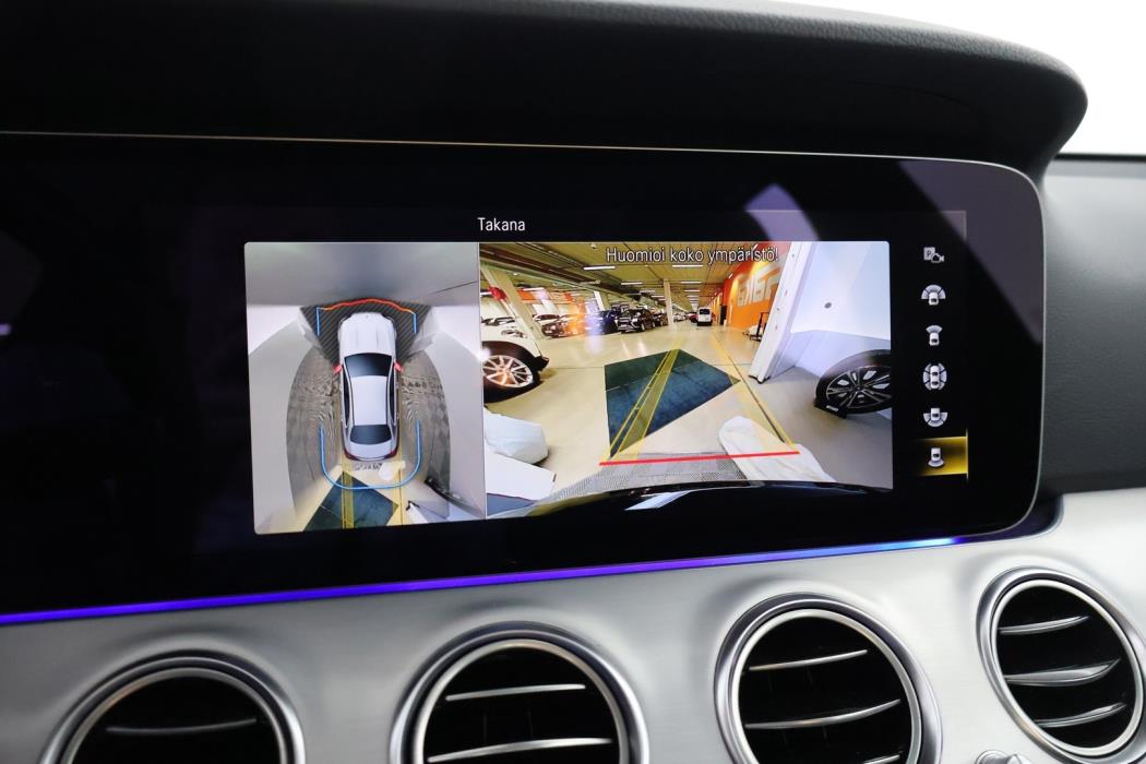 MERCEDES-BENZ E 2022