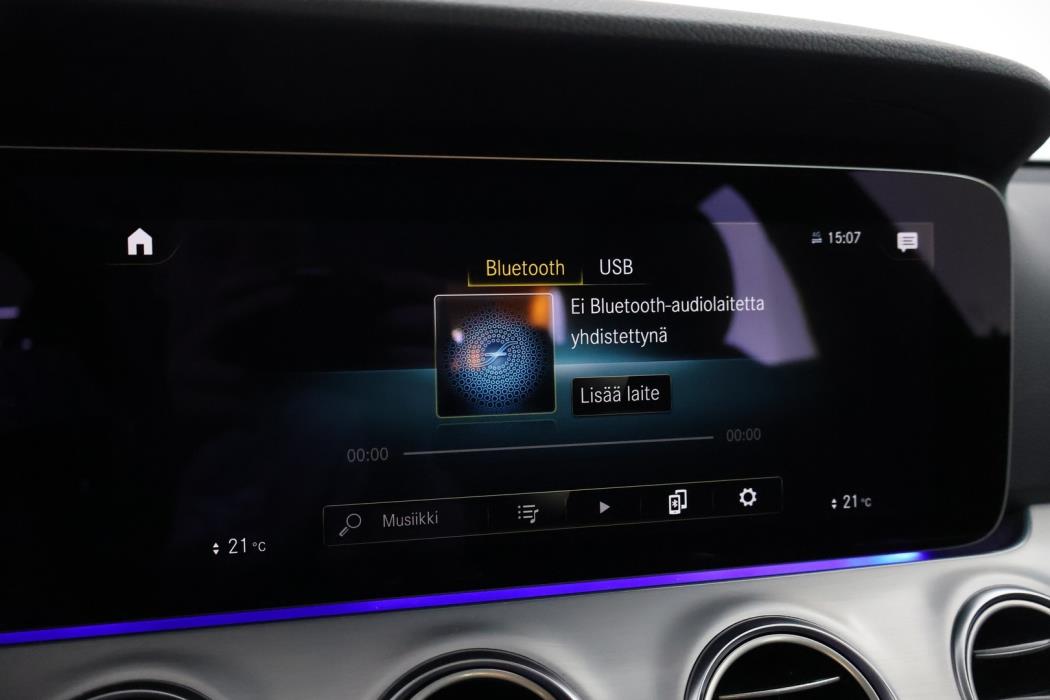 MERCEDES-BENZ E 2022