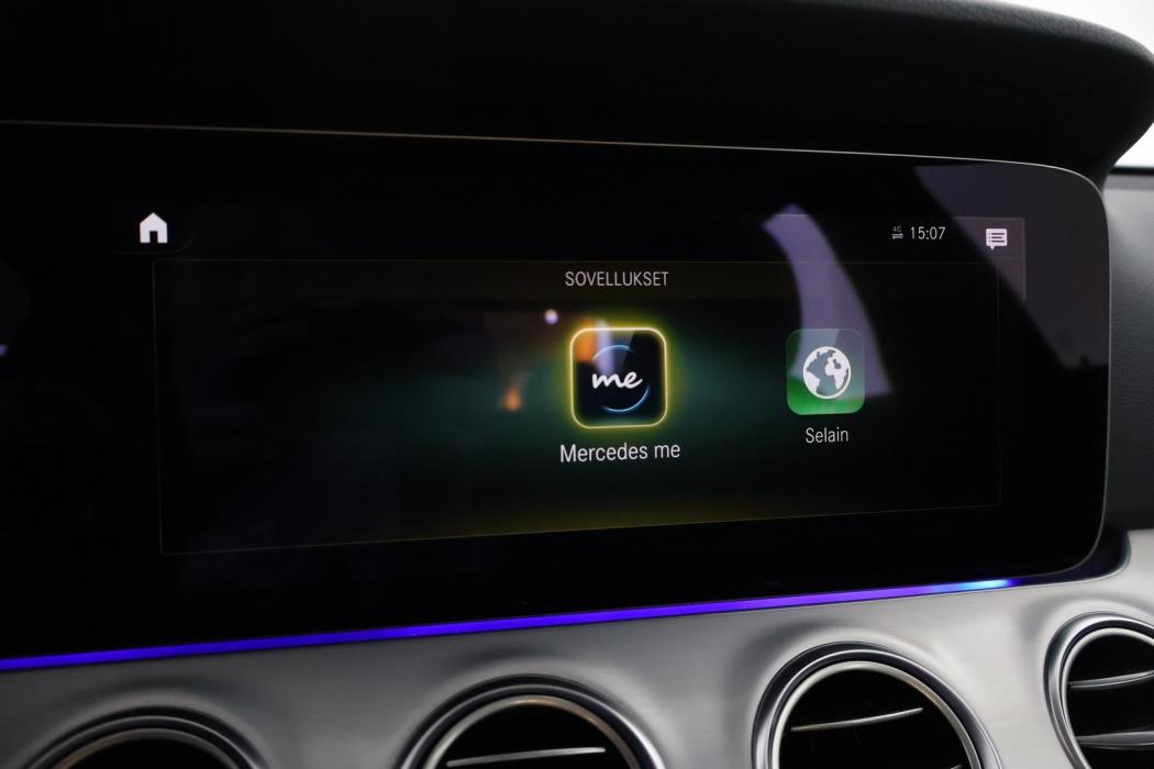 MERCEDES-BENZ E 2022