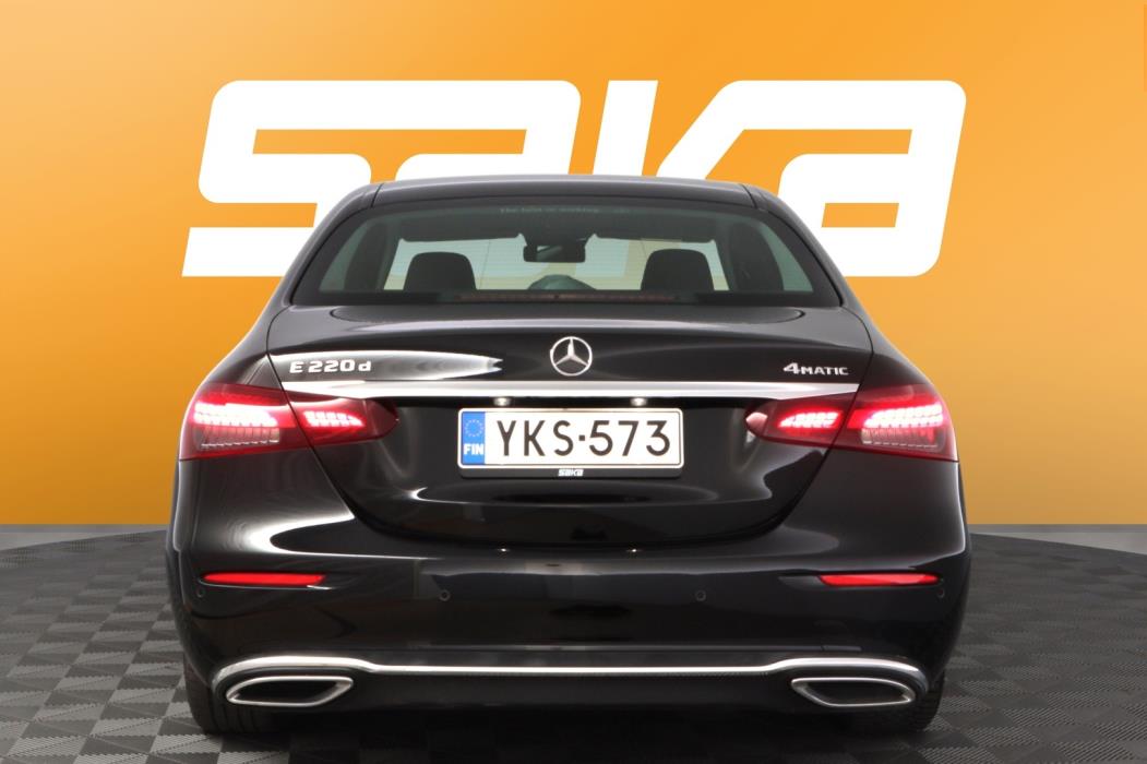 MERCEDES-BENZ E 2022