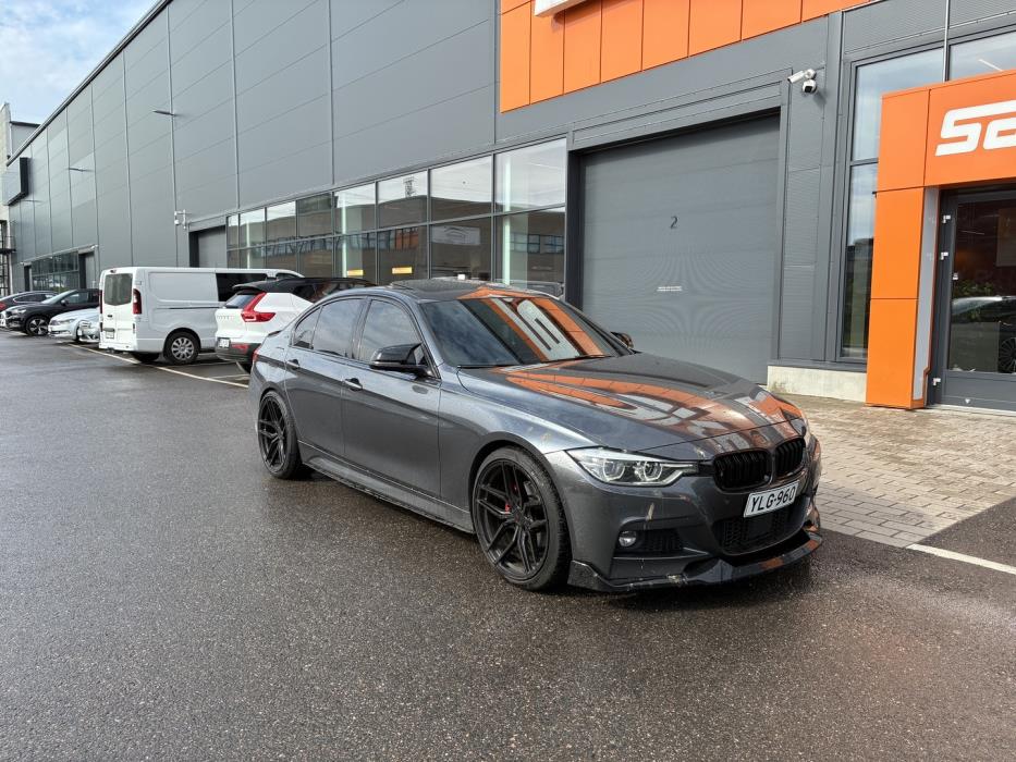BMW 330 2016