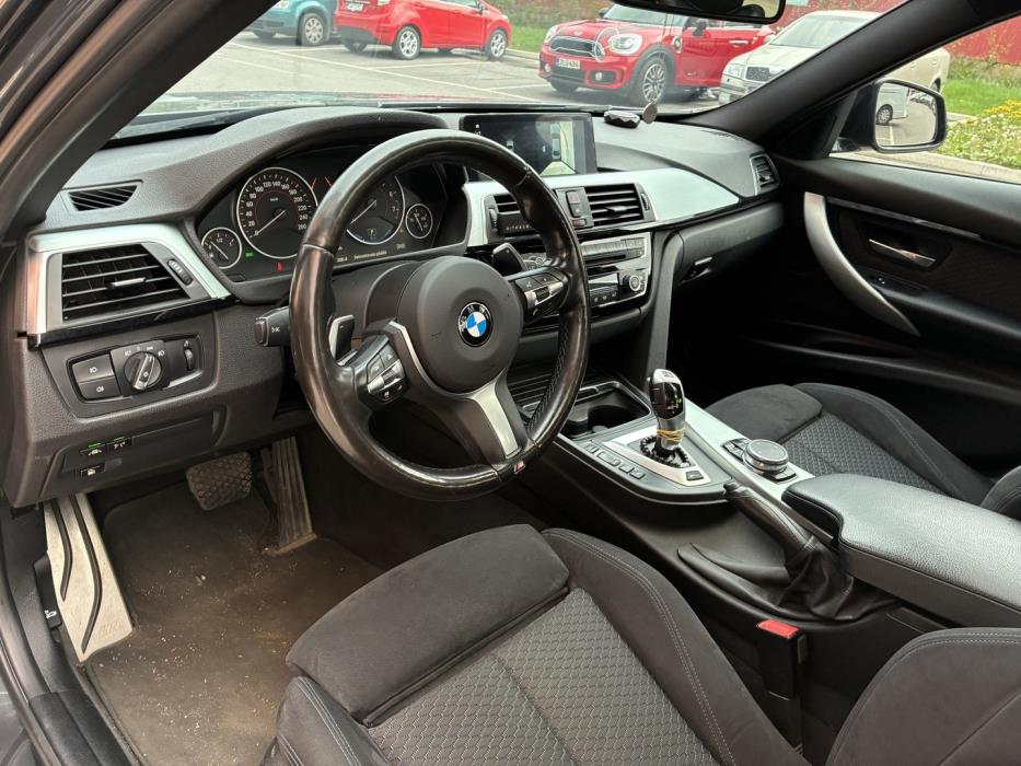 BMW 330 2016