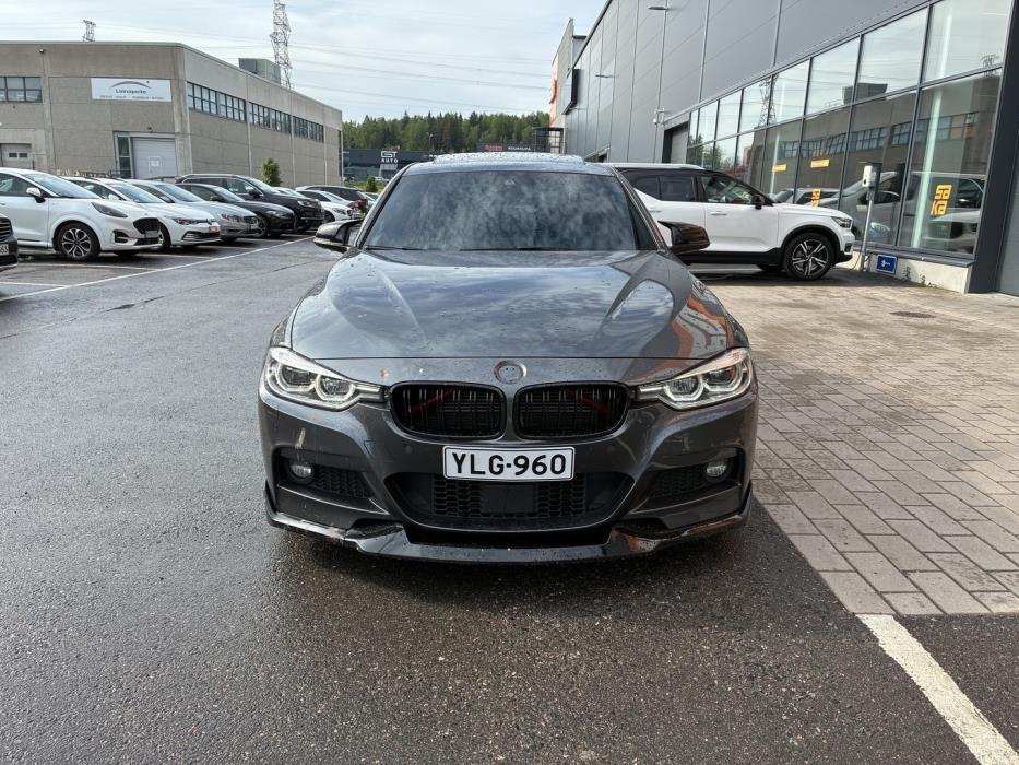 BMW 330 2016