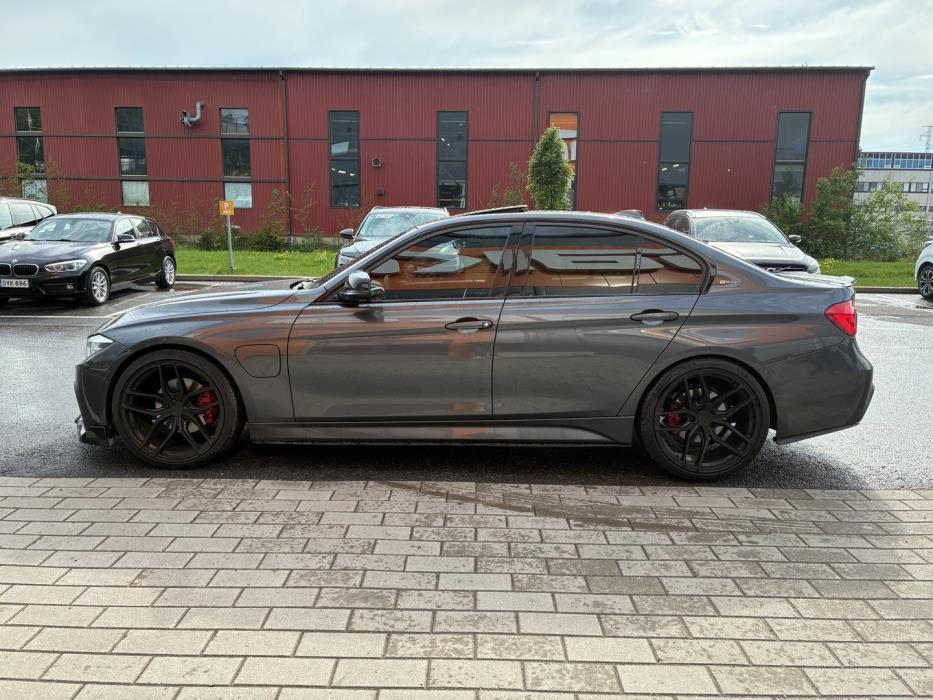 BMW 330 2016