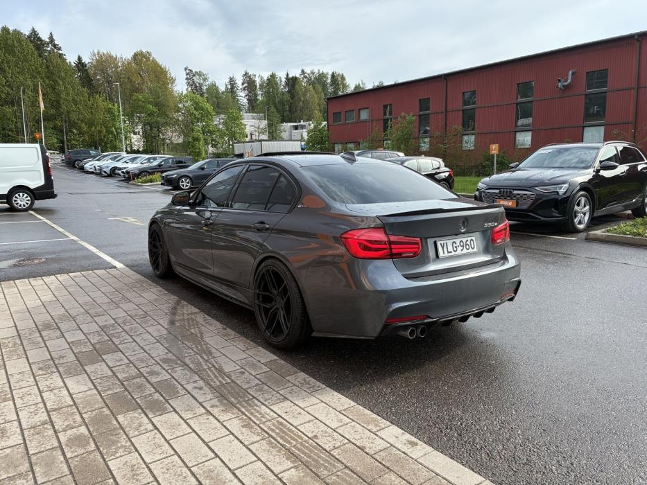 BMW 330 2016