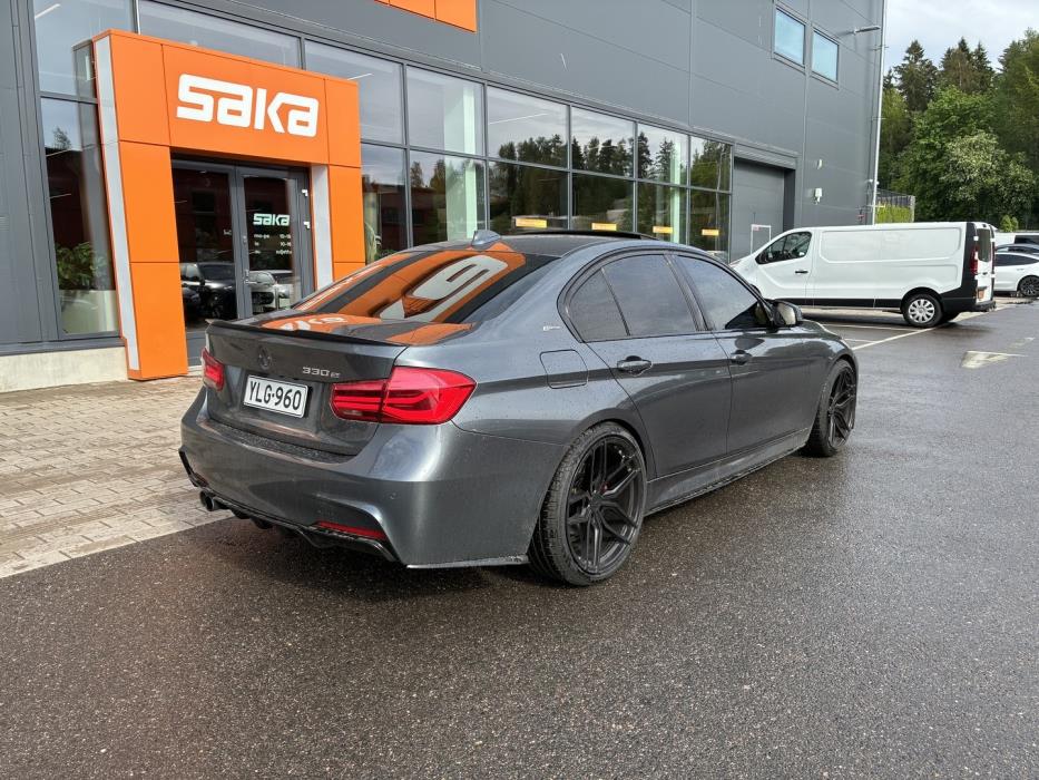 BMW 330 2016