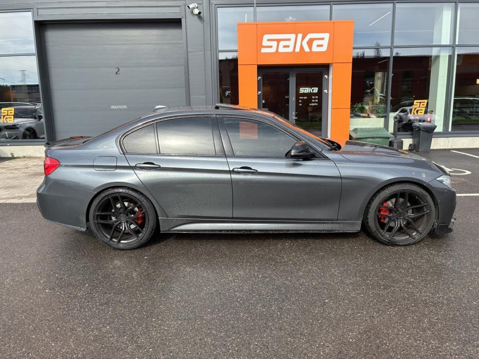 BMW 330 2016