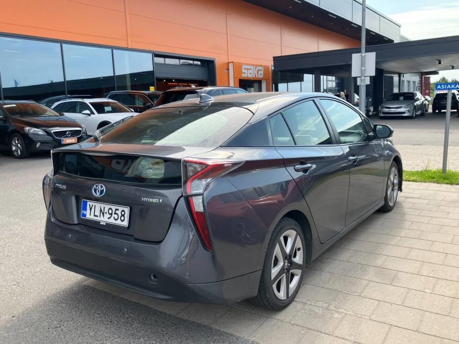 TOYOTA Prius 2018