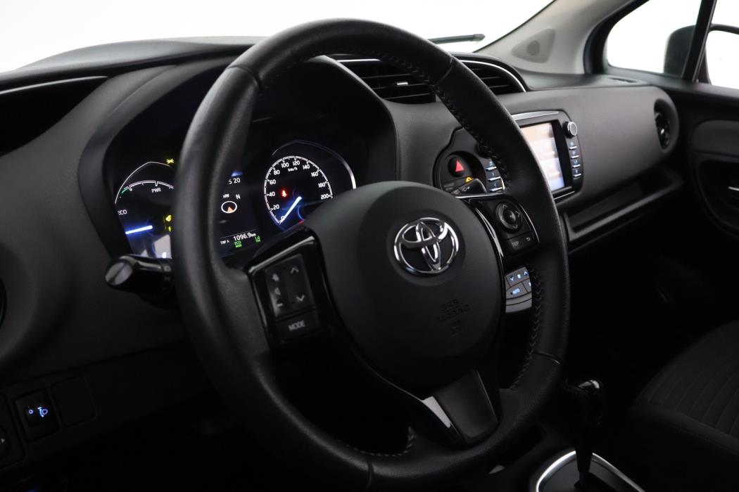TOYOTA Yaris 2018