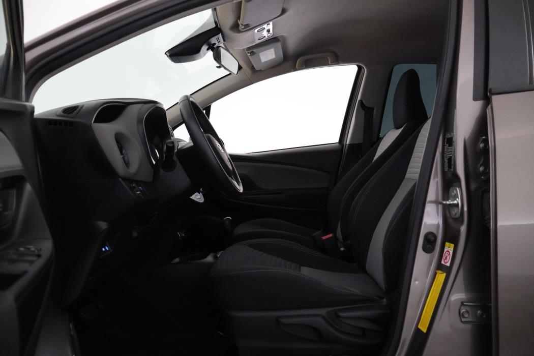 TOYOTA Yaris 2018