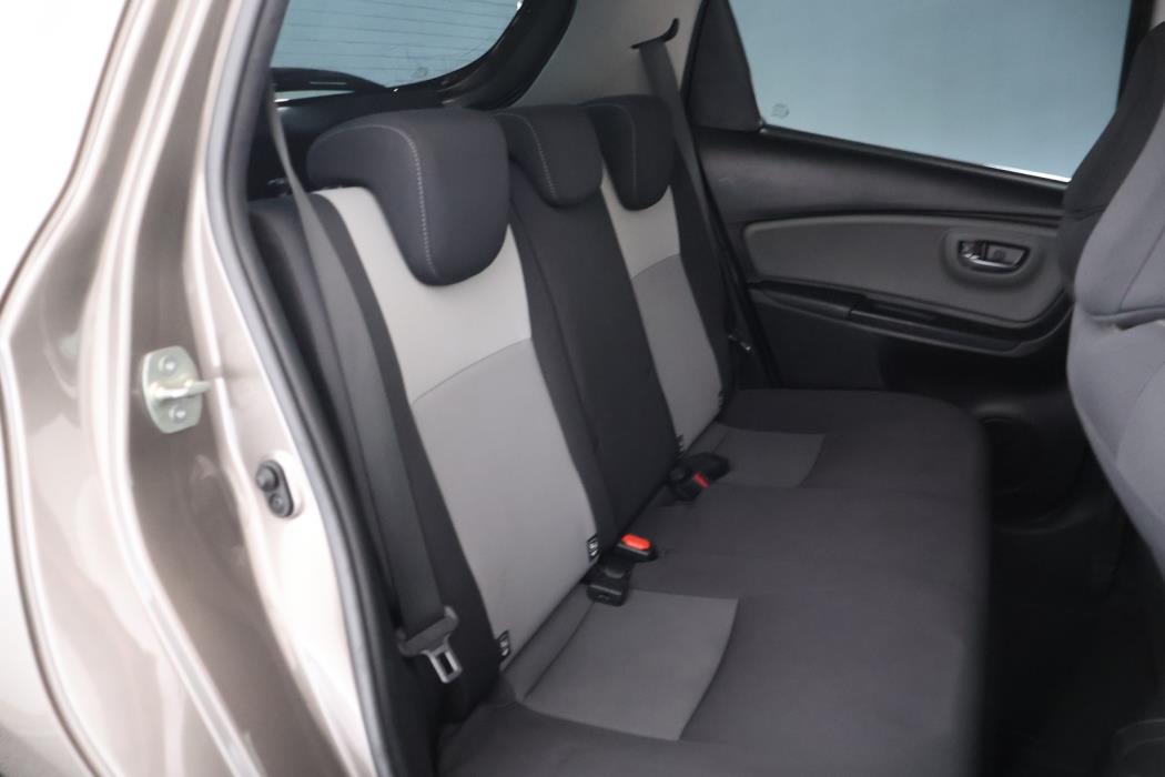 TOYOTA Yaris 2018