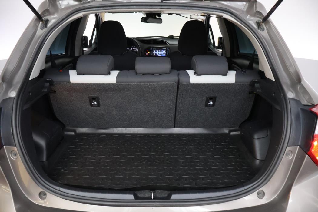 TOYOTA Yaris 2018