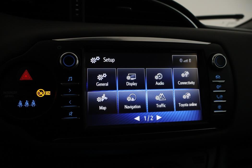 TOYOTA Yaris 2018