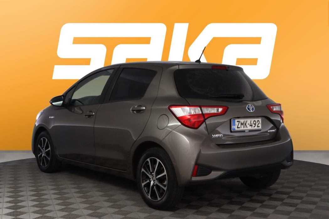 TOYOTA Yaris 2018