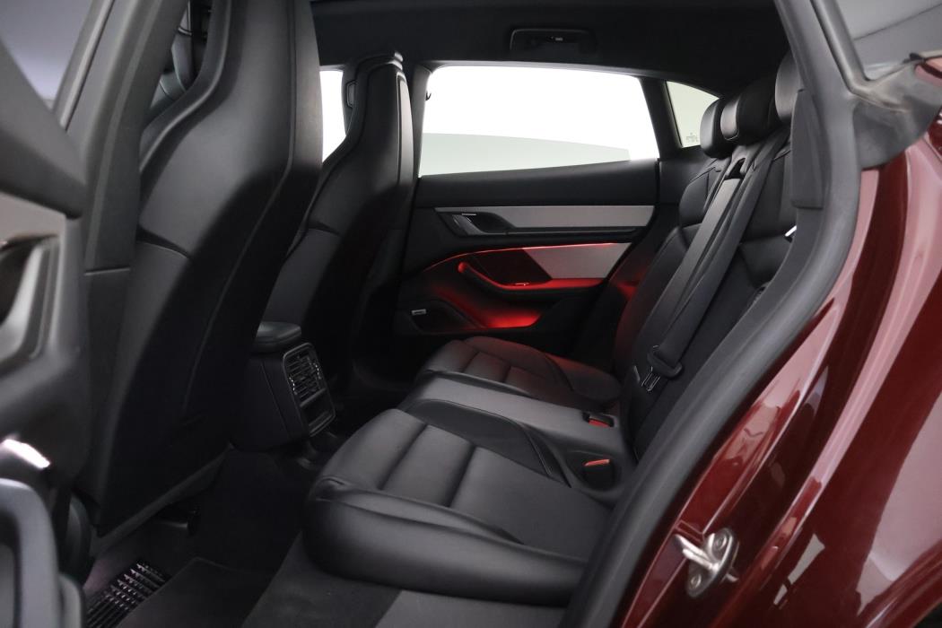 PORSCHE Taycan 2022