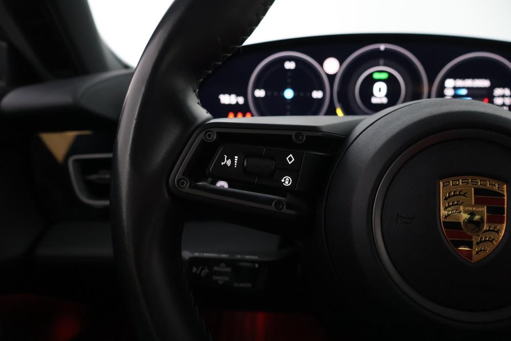 PORSCHE Taycan 2022