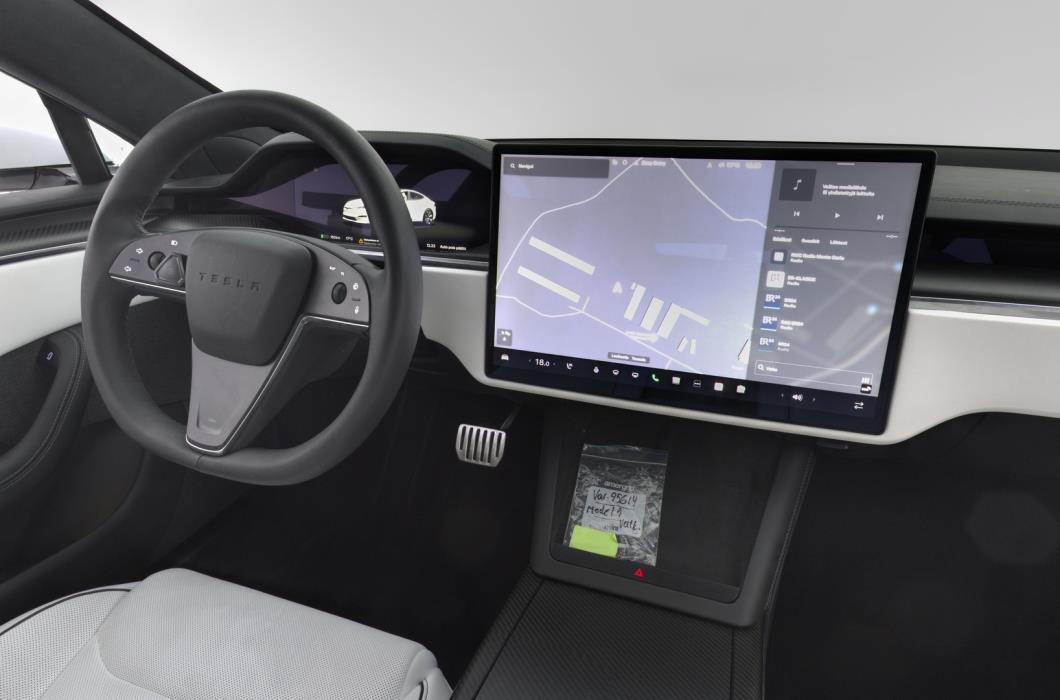 TESLA Model S 2023