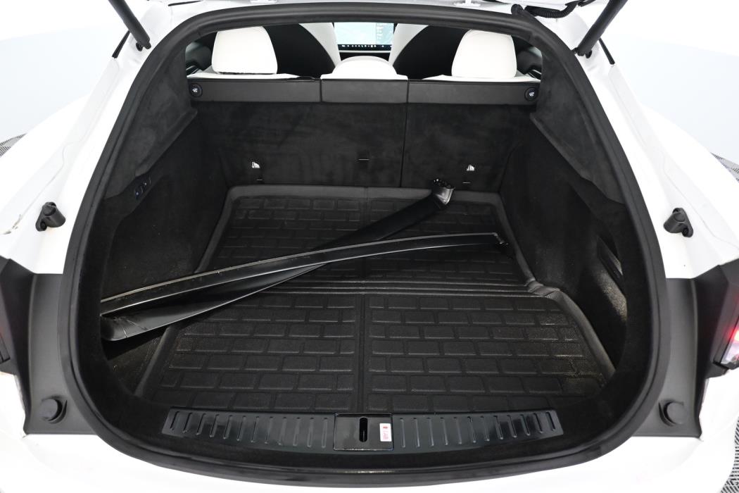 TESLA Model S 2023