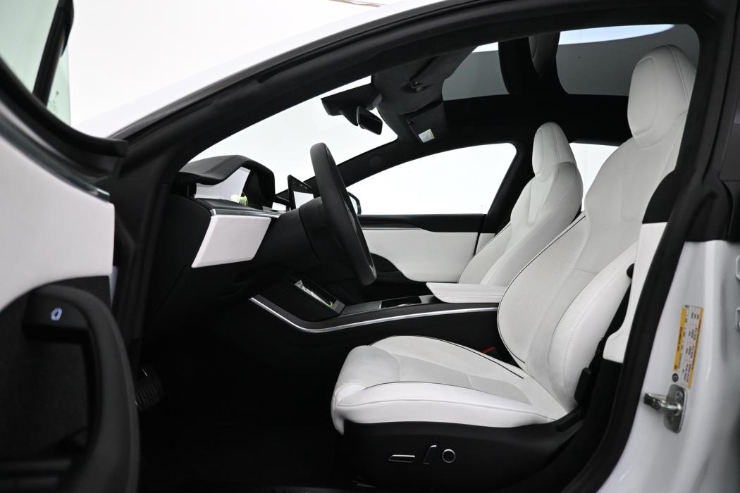 TESLA Model S 2023