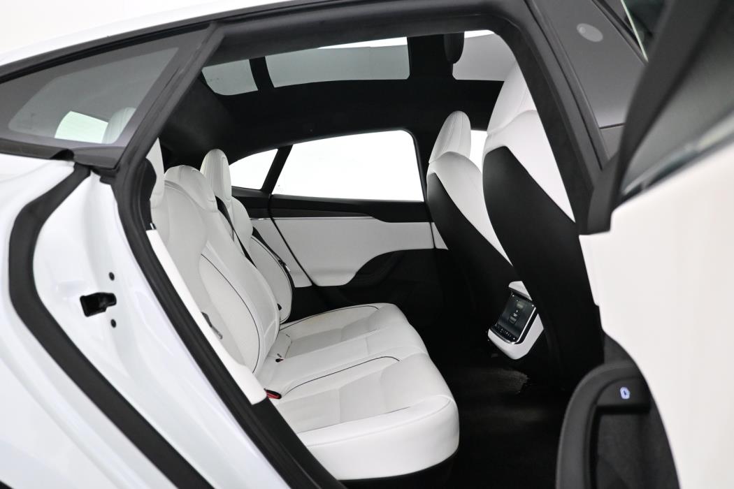 TESLA Model S 2023