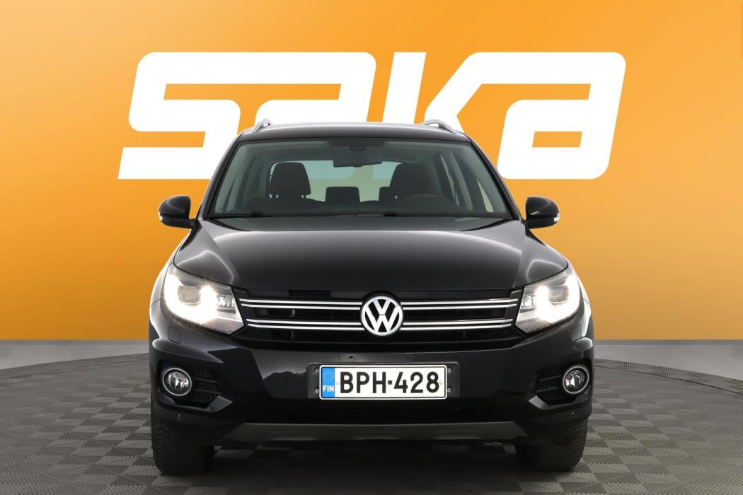 VOLKSWAGEN Tiguan 2012