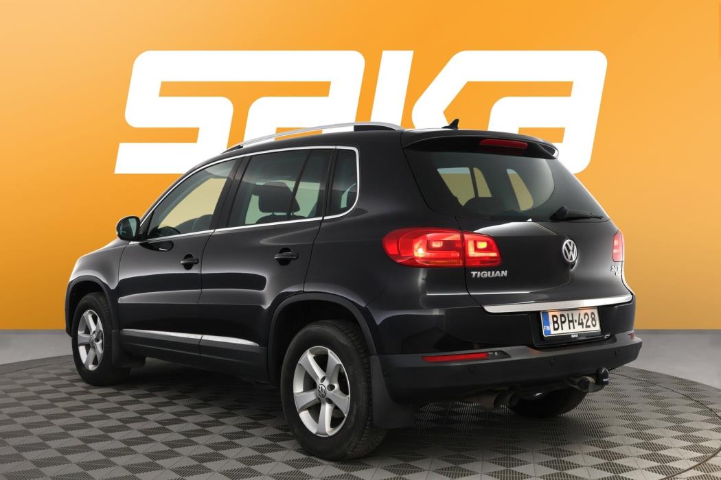 VOLKSWAGEN Tiguan 2012