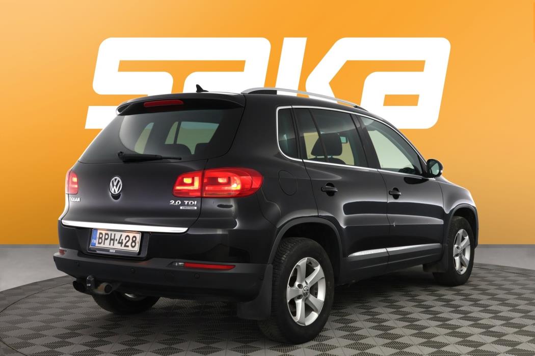 VOLKSWAGEN Tiguan 2012