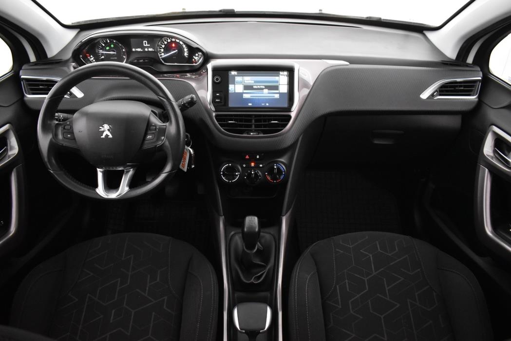 PEUGEOT 2008 2015
